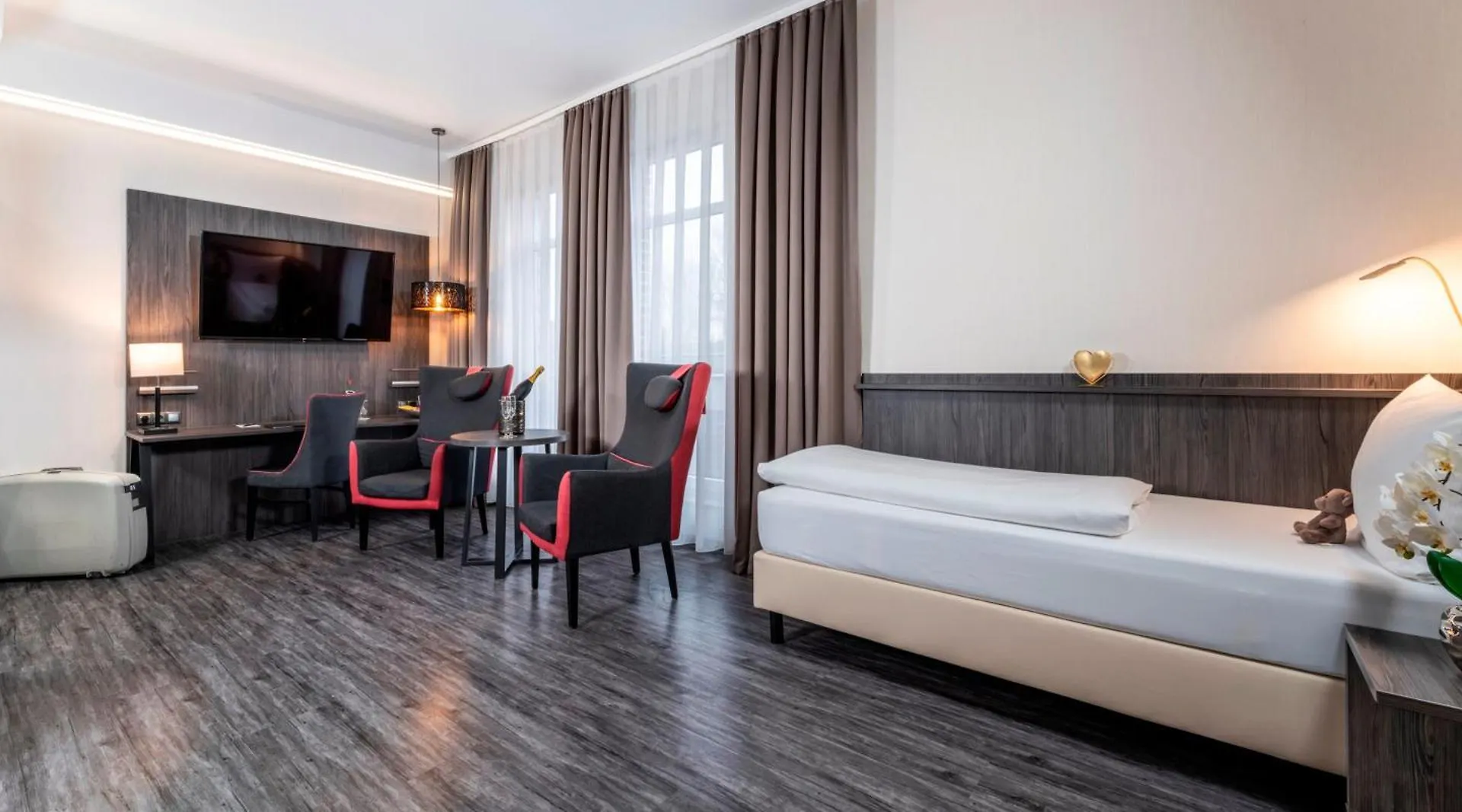 Plaza Premium Parkhotel Norderstedt 3*,