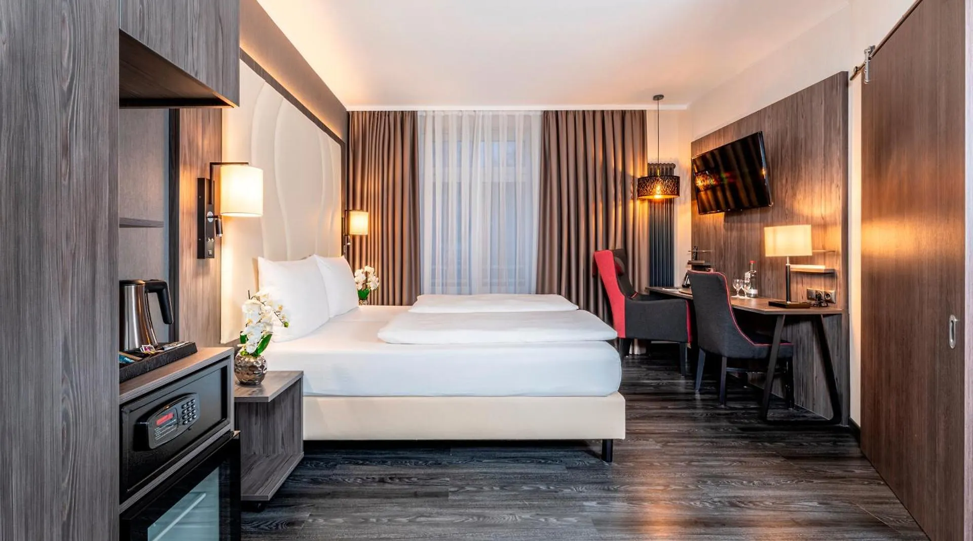 Plaza Premium Parkhotel Norderstedt contacts