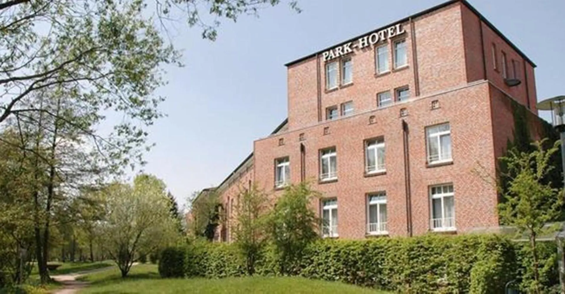 Plaza Premium Parkhotel Norderstedt 3*,